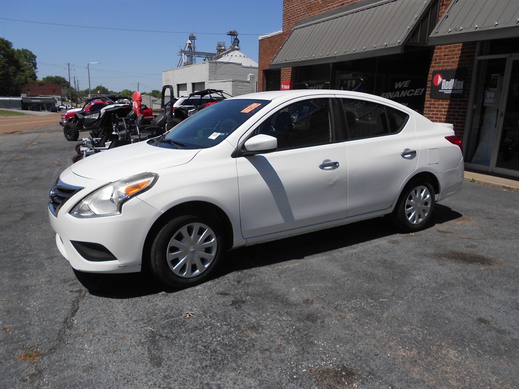 2017 Nissan Versa 1.6 SV CVT's photo